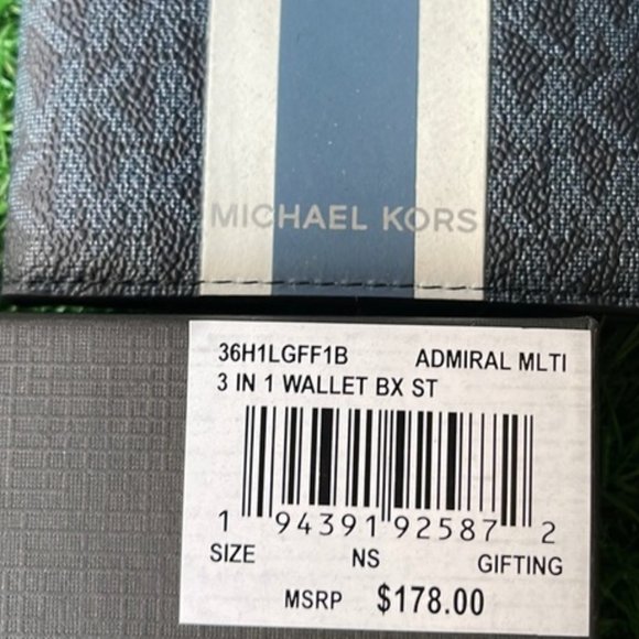 Michael Kors Men`s Gifting Bifold 3 in 1 Wallet Box Set Admiral Multi - Picture 3 of 14